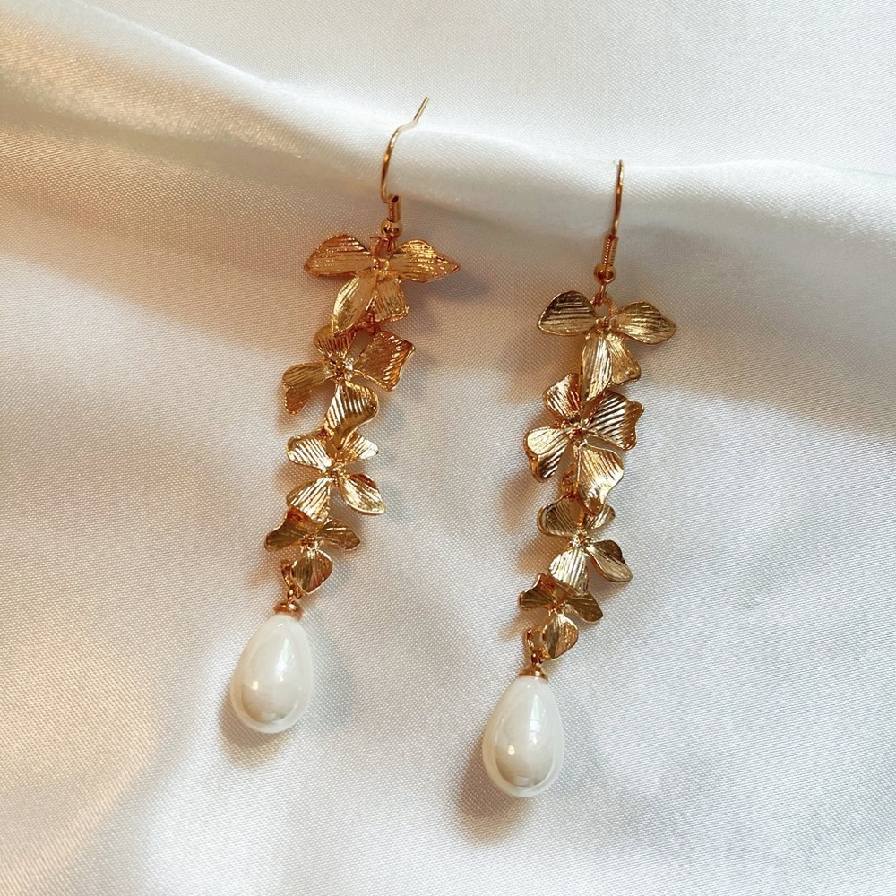BRIDAL - Golden Floral Pearl Drop Earrings
